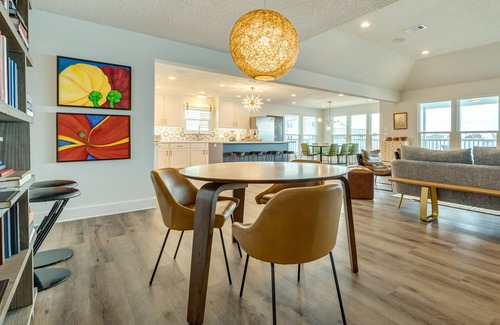 Galveston House | Cove House on Galveston Bay 4BR-3BA and bunks, sleeps 12-16; pier and boat slip