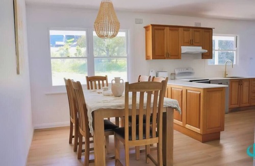 Caves Beach House | Cove on Caves - Minutes from the Beach