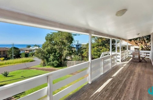 Caves Beach House | Cove on Caves - Minutes from the Beach
