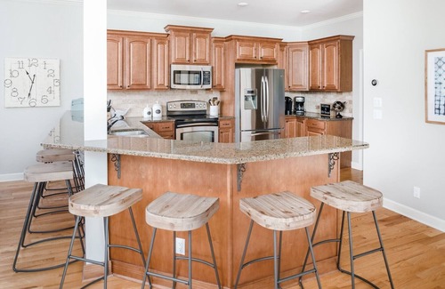 Troutman House | Coventry Cove Lakefront House