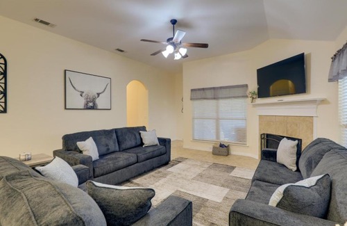 Mansfield House | Covered Patio and Large yard Mansfield Home