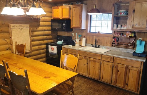 Fredericksburg Cabin | Covered Porch, River Access, Free Skeeball& Pinball in enchanting Fredericksburg