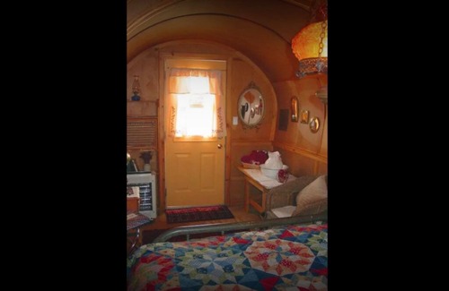 Primm Cabin | Covered Wagon near Las Vegas in the Mojave Desert