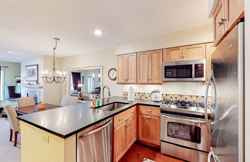 Ludlow Condo | Coveted Ski-In/Ski-Out Winterplace Condo with Hot Tubs, Indoor Pool & Fireplace