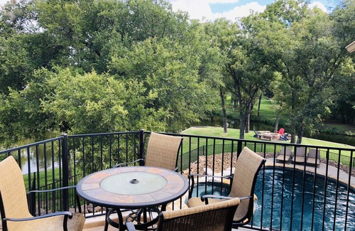 Marble Falls Cabin | Cowboys Cove: Rustic Charm Meets The Lakeside!