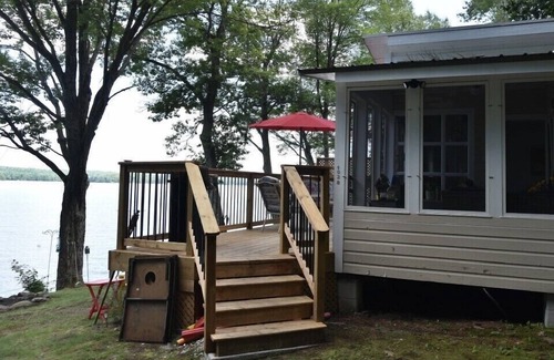 Algonquin Highlands Cottage | Cozy-Lovely cottage - steps to Halls Lake - newly renovated