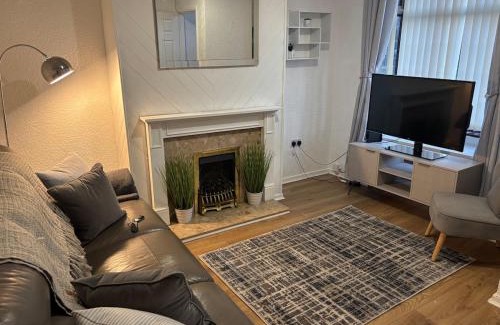 Wolverhampton House | Cozee 2-bed home in WV11