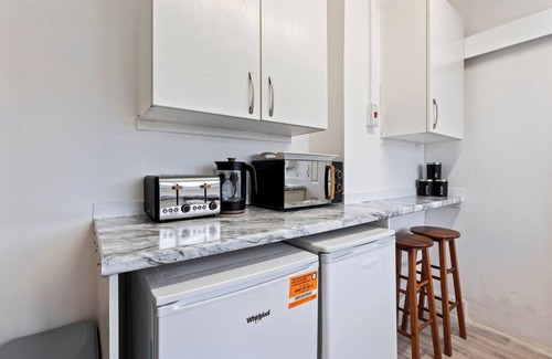Seisdon Apartment | Cozy 1-Bed Near NEC, Bullring & BHX – Sleeps 3