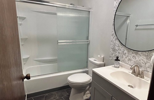 College Apartment | Cozy 1 bedroom apartment across from the airport with WiFi.