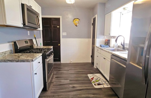 St. Louis Apartment | Cozy 1-bedroom apartment in lovely St. Louis with WiFi, AC