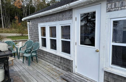 East Machias Cabin | Cozy 1 bedroom cabin a few steps from Gardner Lake