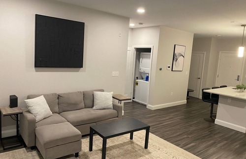 Reading Condo | Cozy 1-bedroom Condo in Downtown Reading, MA