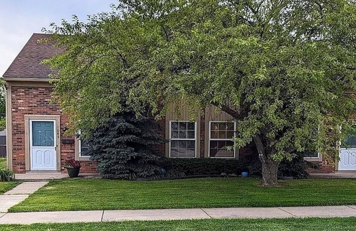 Clawson Condo | Cozy 1-bedroom condo near downtown Clawson with WiFi, AC