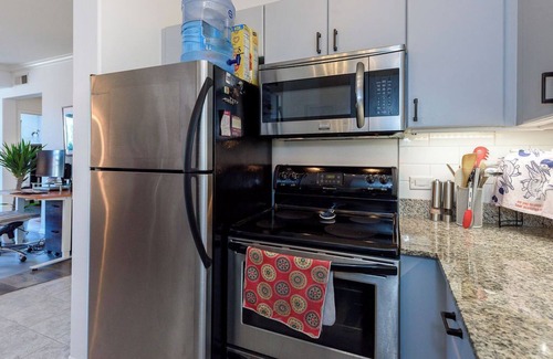 Cortez Hill Condo | Cozy 1-bedroom condo in fabulous San Diego with fitness room, AC