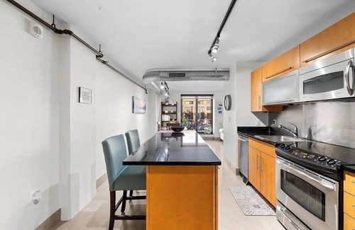 Downtown Washington D.C. Condo | Cozy 1-bedroom condo with WiFi, AC in awesome Washington
