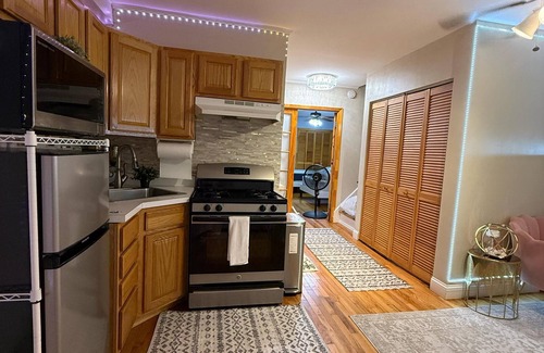 Country Club Apartment | Cozy 1-bedroom lower level apartment with WiFi, AC in charming The Bronx
