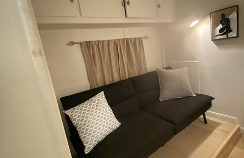 Tyrone House | Cozy 1-bedroom mobile home with WiFi, AC in charming Silver City