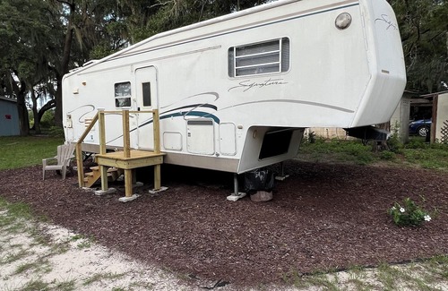 Putnam Hall House | Cozy 1-bedroom mobile home in tranquil Melrose with AC, WiFi