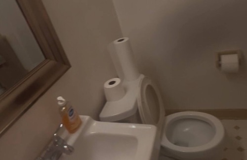 Willoughby Spit Apartment | Cozy 1-bedroom only in shared apartment with AC, WiFi in welcoming Norfolk