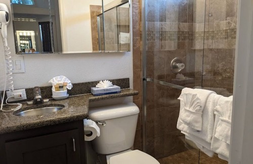West Sedona Resort | Cozy 1-bedroom resort with , full kitchen, AC, fitness room in tranquil Sedona