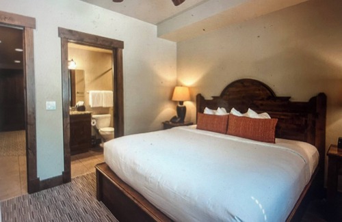 Breckenridge Resort | Cozy 1-bedroom Suite in Grand Lodge Peak 7 resort in awesome Breckenridge