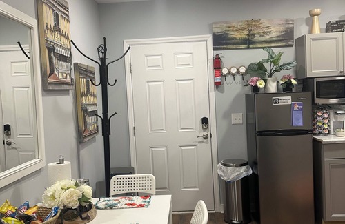 Goose Creek Villa | Cozy 1-bedroom villa with WiFi, AC in charming Goose Creek