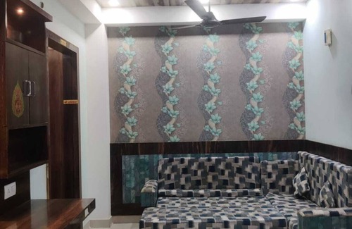 Vrindavan Apartment | Cozy 1-bedroom with WiFi and AC in charming Vrindavan
