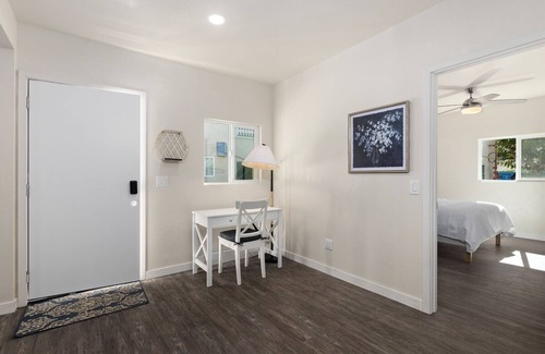 Point Loma Heights Apartment | Cozy 1 BR Aptnnear beach.ocean breeze.brand new washer/dryer stove, parking.