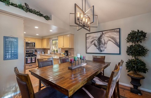 Julian House | Cozy 10 guest, 4 Bedroom, 2 Bath, Pet Friendly, 2-minute walk to downtown Julian