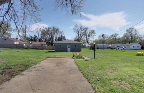 Quincy House | Cozy 1930's bungalow meets modern amenities!