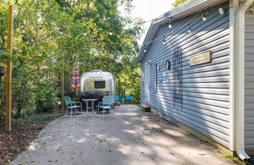 Franklin House | Cozy 1BR Airstream near Leipers Fork - Sleeps 3