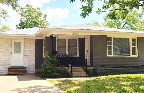 Temple Apartment | Cozy 1BR Duplex | Near Baylor Scott & White