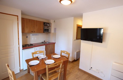 Chamrousse Apartment | Cozy 1BR near slopes with balcony, pets allowed