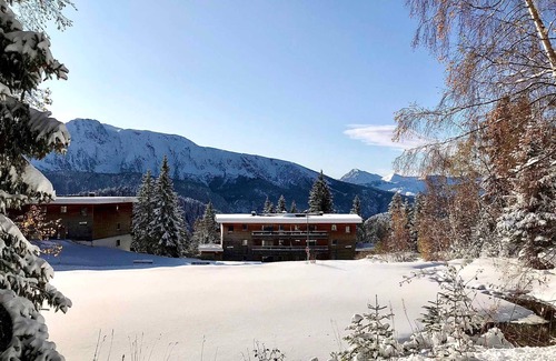 Chamrousse Apartment | Cozy 1BR near slopes with balcony, pets allowed