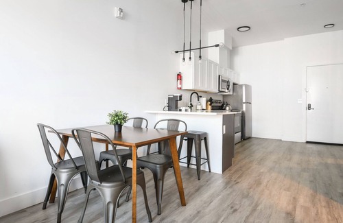 Elizabeth Apartment | Cozy 1BR Next to Airport 8613