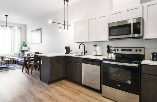Elizabeth Apartment | Cozy 1BR Next to Airport 8613
