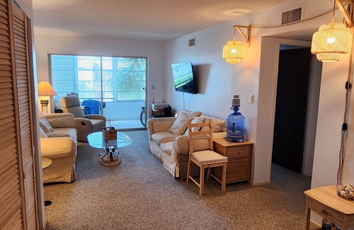 Clearwater Condo | COZY 2/2 FULLY FURNISHED CONDO 7 MIN TO CLEARWATER BEACHn-FOR HURRICANE IMPACTED