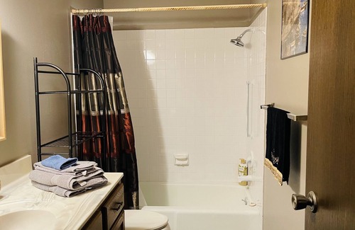 Sioux Falls Apartment | Cozy 2 Bdrm Apt Close to Downtown & Hospitals