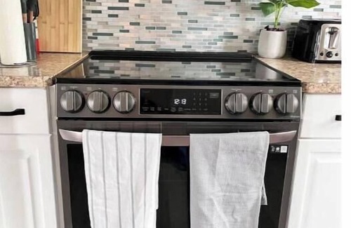 Northwest Edmonton House | Cozy 2 BDRM Bungalow 1