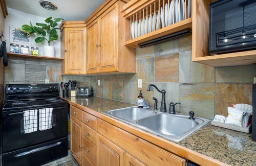 Brian Head Condo | Cozy 2-Bed Mountain Condo with Stunning Views & Private Patio