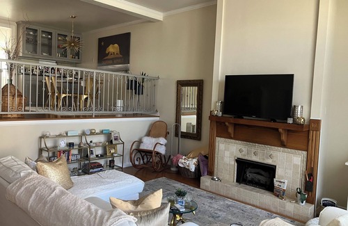 Hermosa Beach Condo | Cozy 2 Bedroom, 2.5 Bath Condo + Pool, 2 Parking Spots, Walking Distance 2 Beach