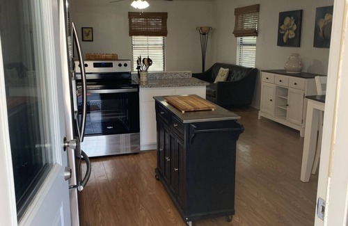 Gordonville Apartment | Cozy 2-bedroom apartment on Lake Texoma with AC, WiFi