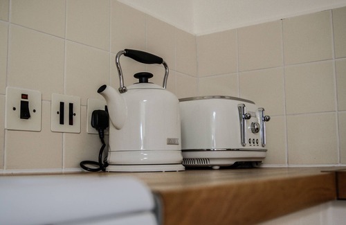 Boston Apartment | Cozy 2 Bedroom Apartment With Free On-site Parking