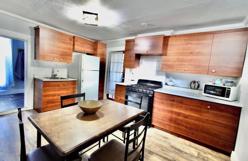 Segundo Barrio Apartment | Cozy 2-bedroom apartment with WiFi, AC in superb El Paso entire unit