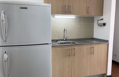 La Floresta Apartment | Cozy 2-bedroom apartment with WiFi, fitness room in charming Quito