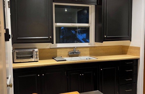 Arrowhead Villas Cabin | Cozy 2-bedroom cabin in charming Lake Arrowhead with full kitchen and WiFi