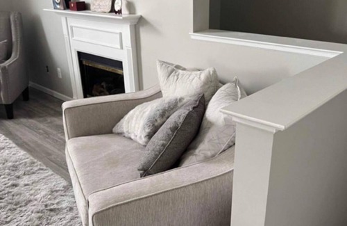 Chesterfield Condo | Cozy 2-bedroom condo with WiFi, AC in peaceful New Baltimore
