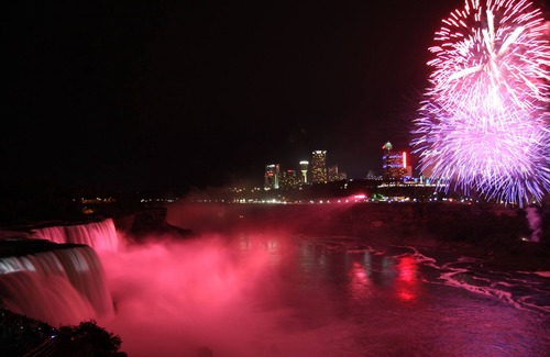 Niagara Falls Condo | Cozy 2-bedroom condo with WiFi and fitness room in beautiful Niagara Falls