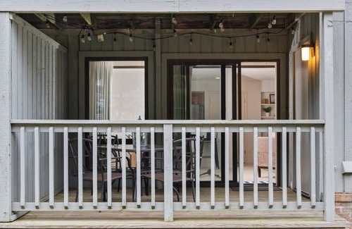 Acme Apartment | Cozy 2 Bedroom Condo at GTR!