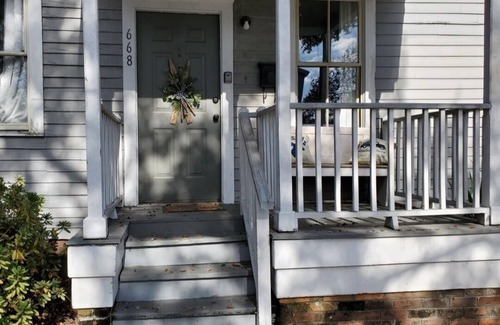Eastside Condo | Cozy 2-bedroom condo in charming Savannah 10 minutes to downtown and river st